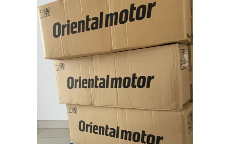 日本走空运 Orientalmotor 东方马达 5RK40GN-AT 交流电机 SCM590UAM-90  齿轮箱安装螺钉